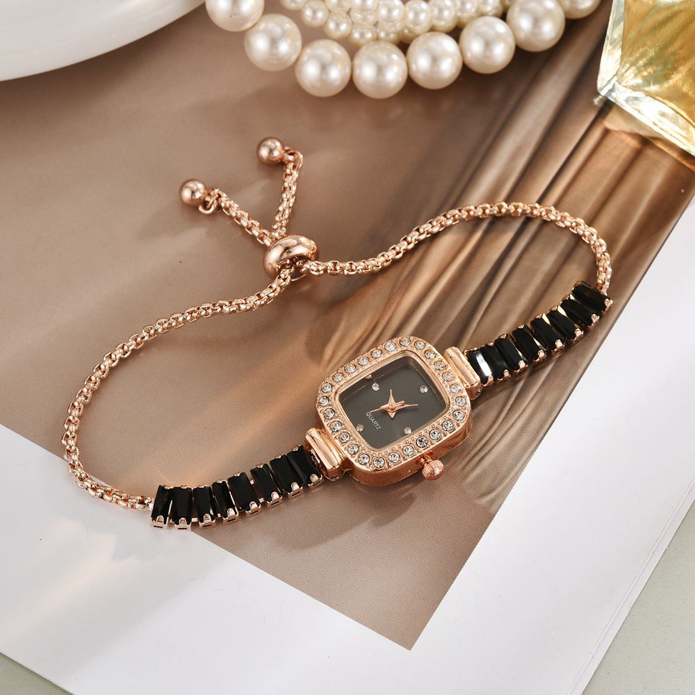 Rayna Horloge met Edelsteenaccent