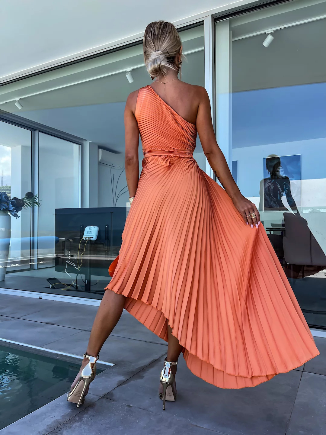 ELLA | One-Shoulder Geplooide Midi Jurk