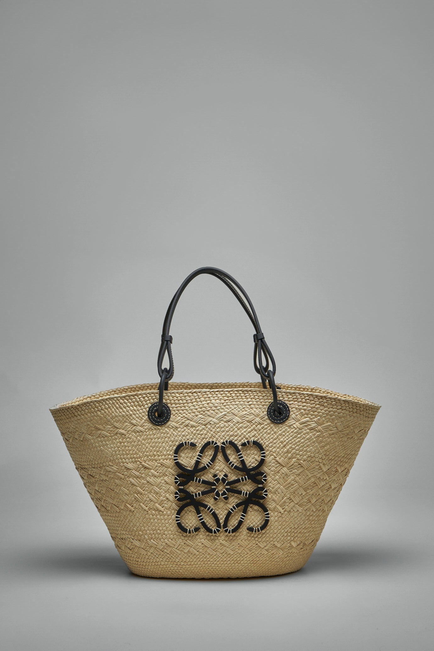 LOLA | Anagrammandenmandtas