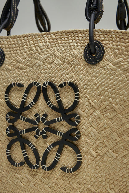 LOLA | Anagrammandenmandtas