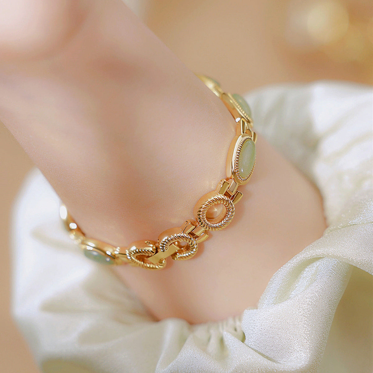 Luvesa Horloge met Edelsteenlook