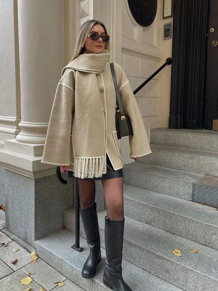 EMILIA – Elegante herfstjas met sjaal