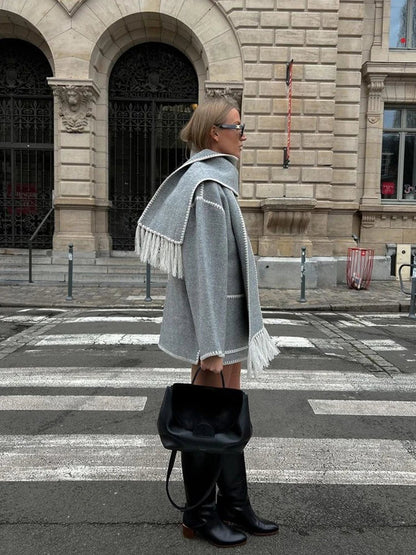 EMILIA – Elegante herfstjas met sjaal