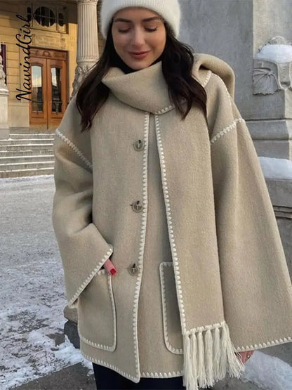 EMILIA – Elegante herfstjas met sjaal