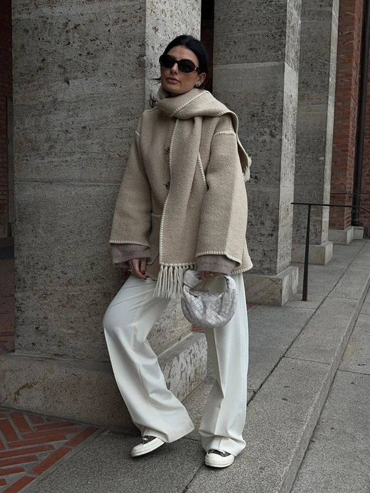 EMILIA – Elegante herfstjas met sjaal