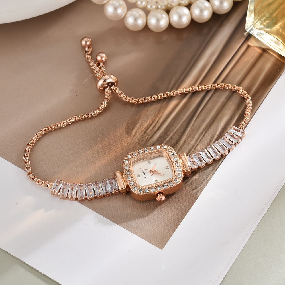 Rayna Horloge met Edelsteenaccent