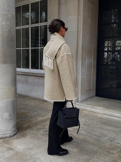 EMILIA – Elegante herfstjas met sjaal