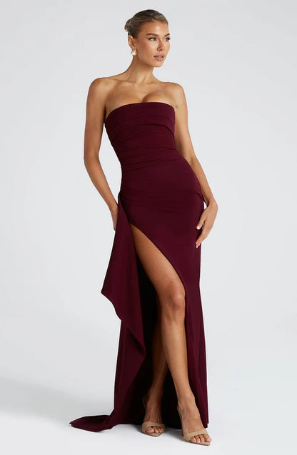 KIM – Strapless Luxe Maxi Dress met Hoge Split