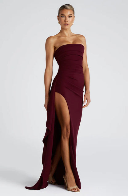 KIM – Strapless Luxe Maxi Dress met Hoge Split