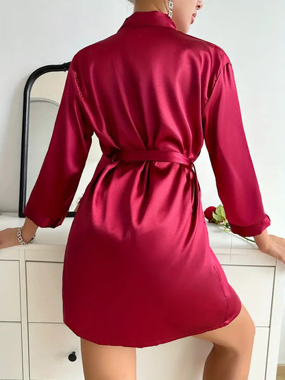 VALERIA – Satijnen set met kimono kanten nachthemd