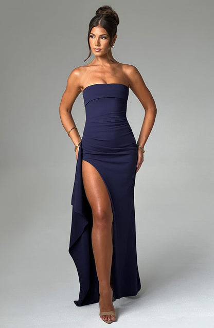 KIM – Strapless Luxe Maxi Dress met Hoge Split